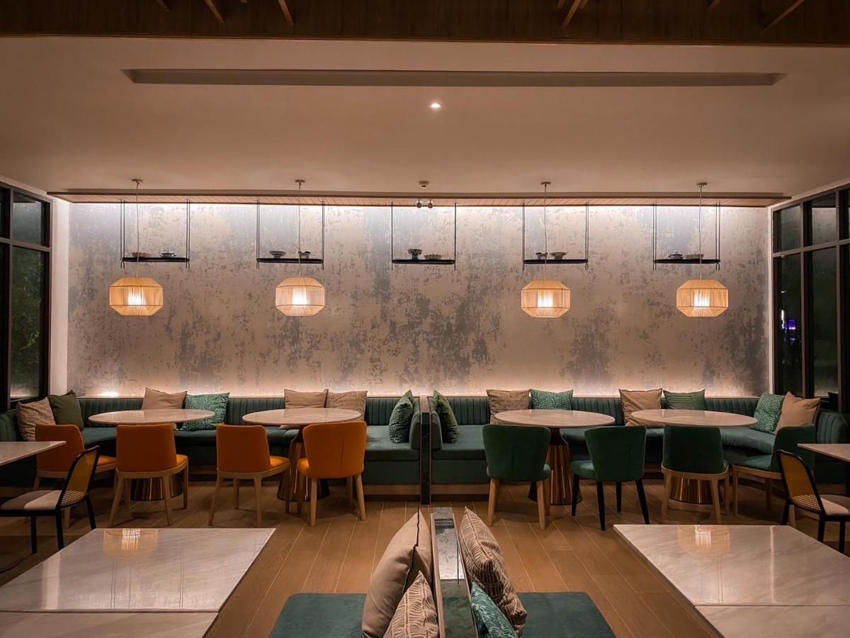 The Quarter Chaophraya By Uhg Hotel Bangkok Buitenkant foto